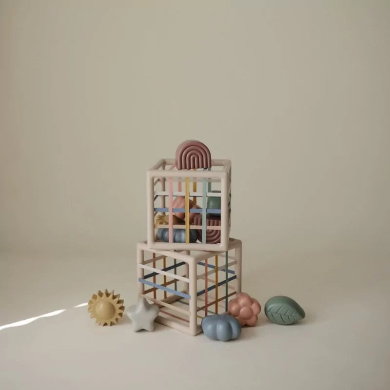 Boîte à forme et élastique